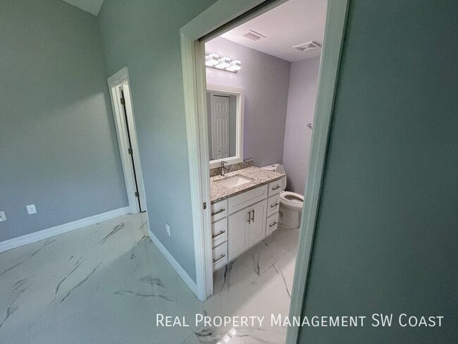 Building Photo - 5349 29th St SW