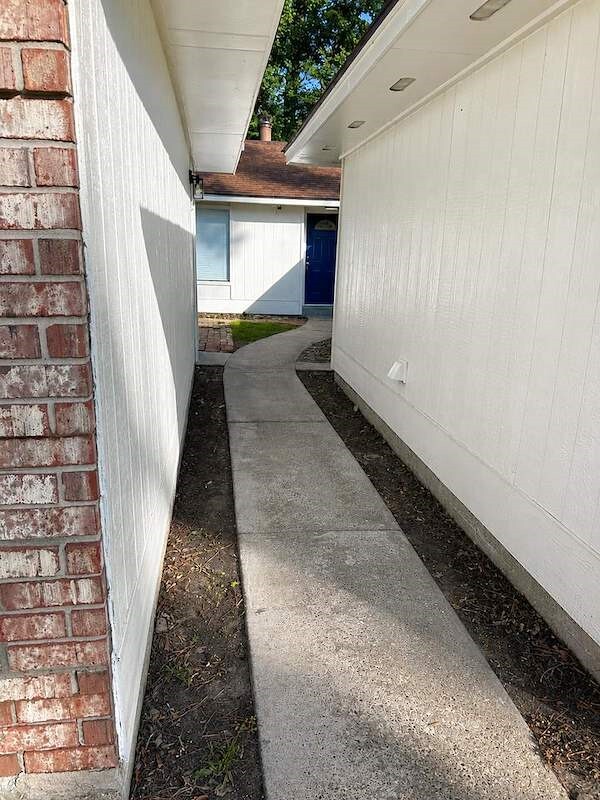 Building Photo - 17150 Port O Call St