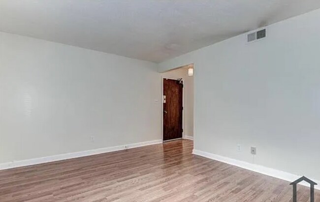 Foto del edificio - Newly Renovated 2 bedroom Unit for Rent!!