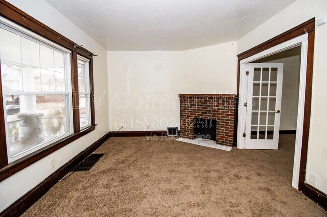 Foto del edificio - 9711 Parmelee Ave