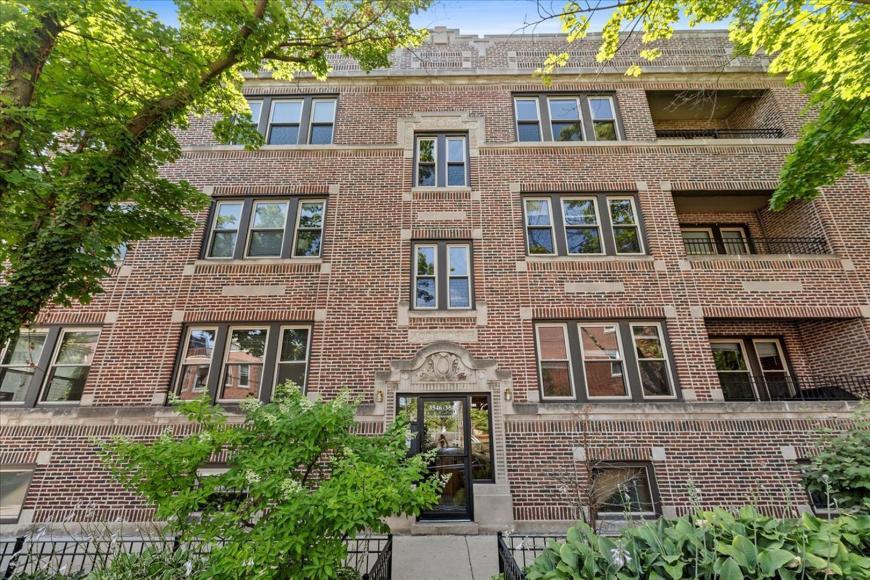 Primary Photo - 5 bedroom in Chicago IL 60657