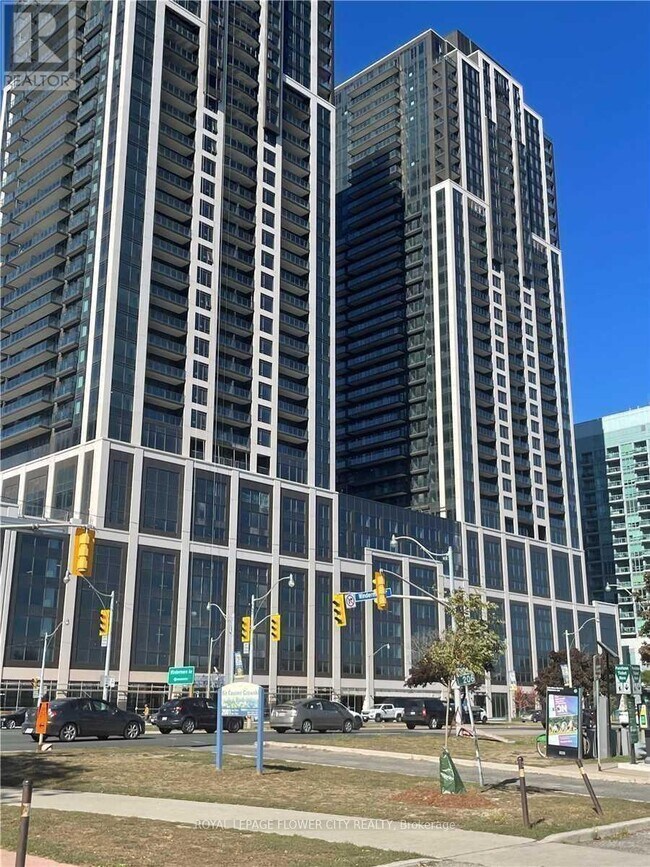 Photo du bâtiment - 1928 Lake Shore Blvd W