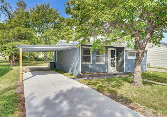 Foto del edificio - 2221 N 32nd St