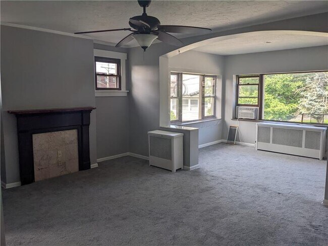 Building Photo - 1601 Hillsdale St
