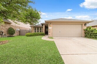 Building Photo - 15615 Whispering Green Dr