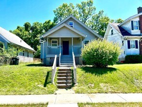 Building Photo - 1823 Sundale Ave