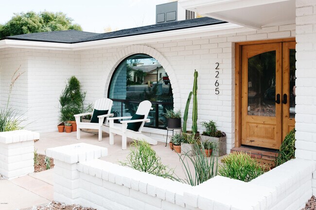 Foto del edificio - 2265 E Redfield Rd