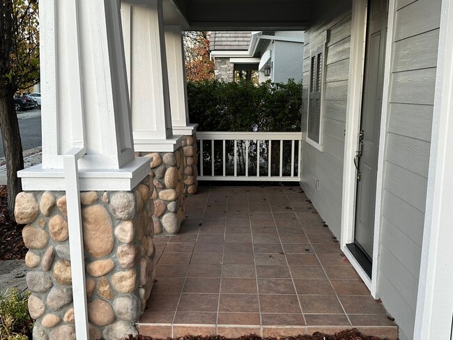 Building Photo - 2449 Milford Dr