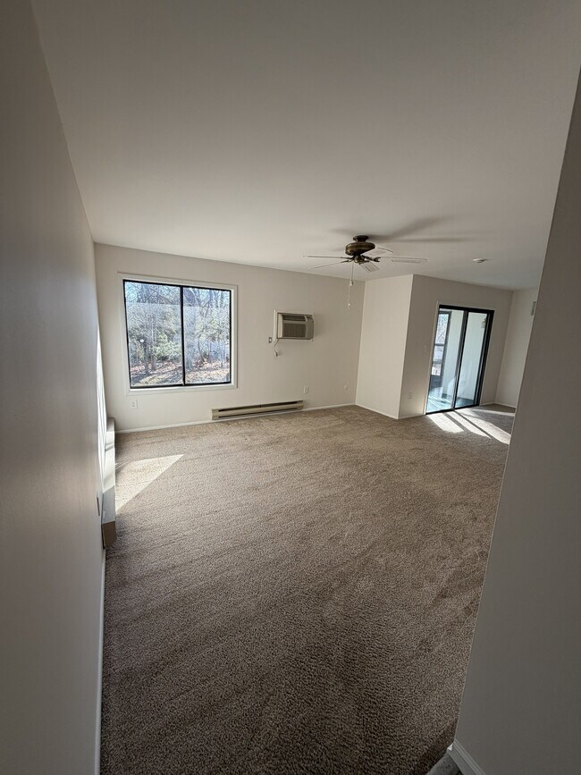 Sala de estar - 84 Amberly Dr