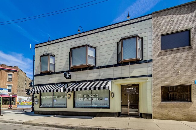 Foto del edificio - 2073 N Lincoln Ave