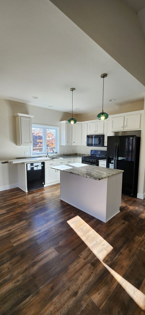 Building Photo - Brand New Build *A MUST SEE* Unfurnished