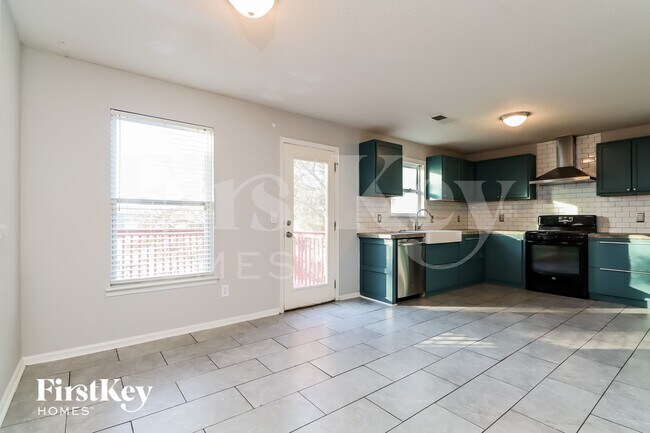 Foto del edificio - 613 Pipkin Dr