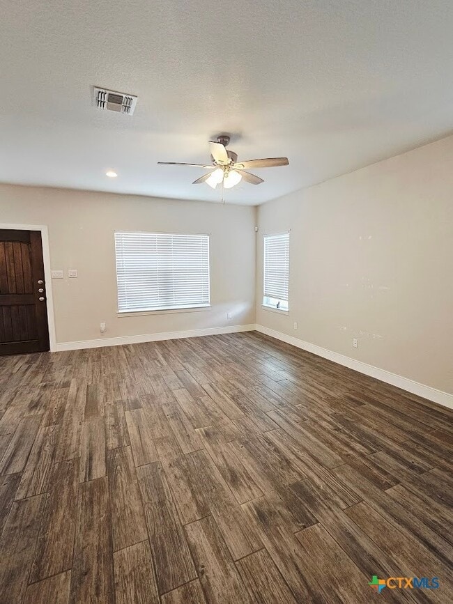 Building Photo - 110 E Otto St