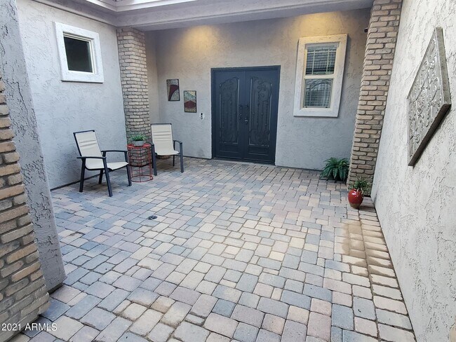 Foto del edificio - 18392 W Thunderhill Pl