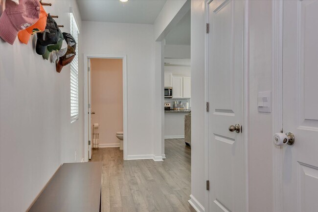 Foto del edificio - 5112 Captain Dr