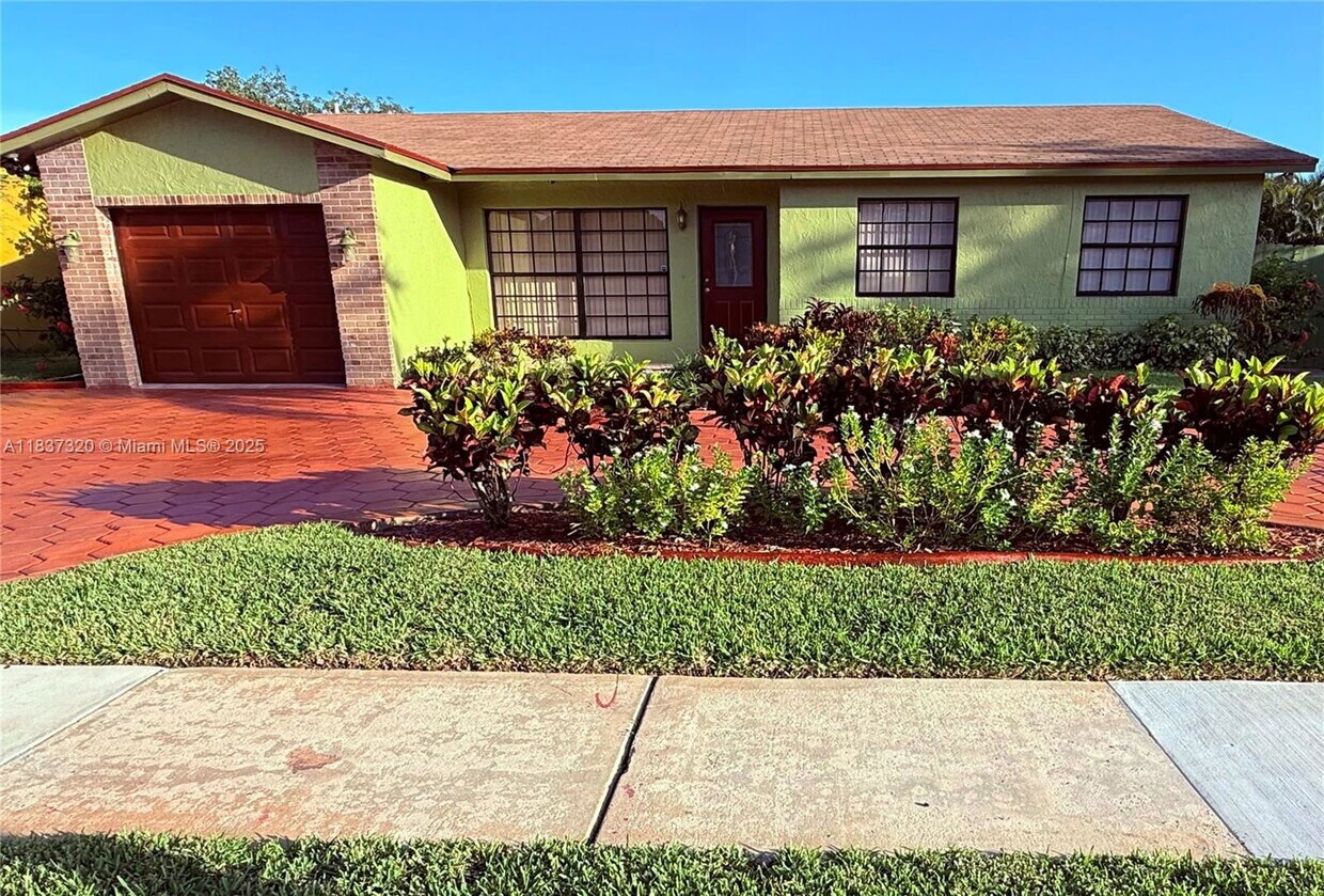 Photo - 8510 Northwest 8th Street, Pembroke Pines, FL 33024 - 3 BR 2 BA single-family home