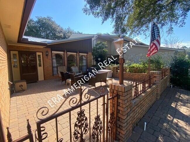 Building Photo - 925 Holbrook Cir