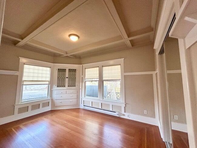 Foto del edificio - 2156 6th Ave W