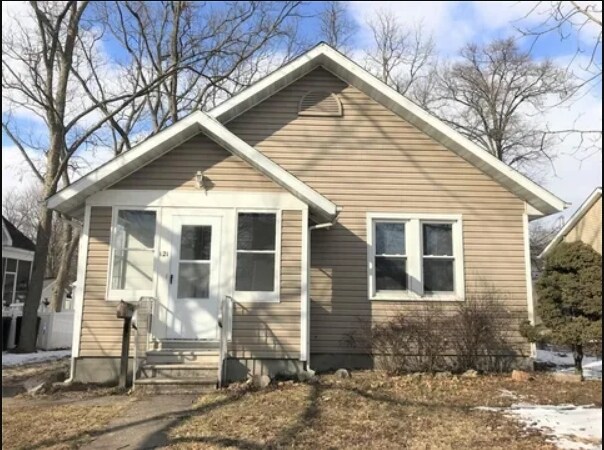 Primary Photo - 121 W 1st St