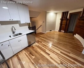 Building Photo - 17 Bow St