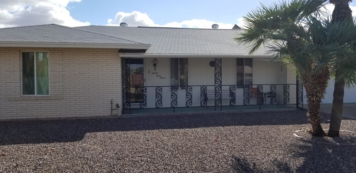 Primary Photo - 9411 W Cedar Hill Cir