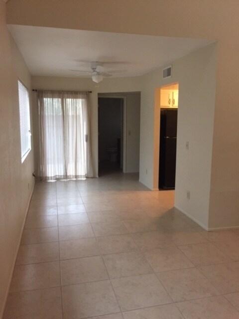 Foto del edificio - 3407 E Presidio Rd