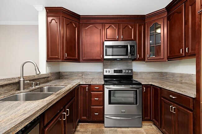 11750 W Sunset Blvd #301 Brentwood, CA 90049 - 11750 W Sunset Blvd