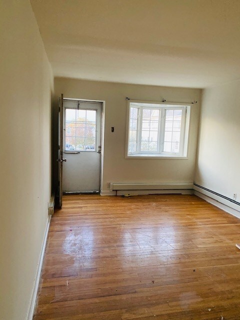 Foto del edificio - 196 Outwater Ln