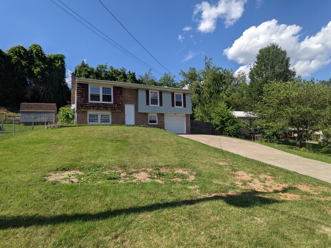 1087 Okrina Dr, Church Hill, TN 37642 House Rental in Church Hill, TN