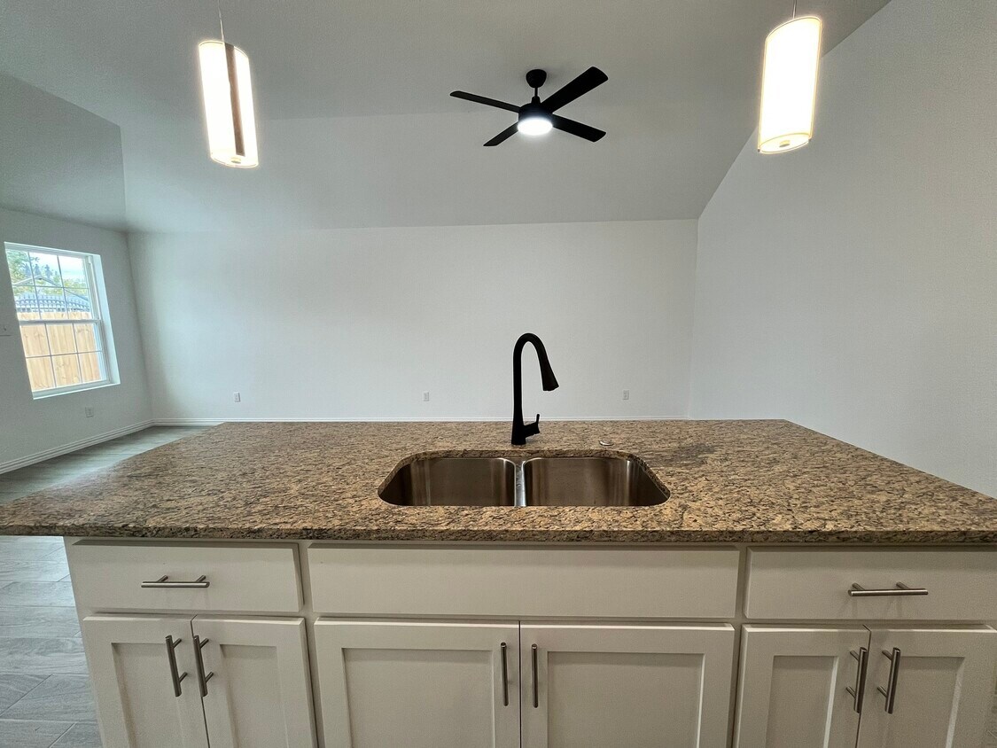 Foto del edificio - 5706 Howell St