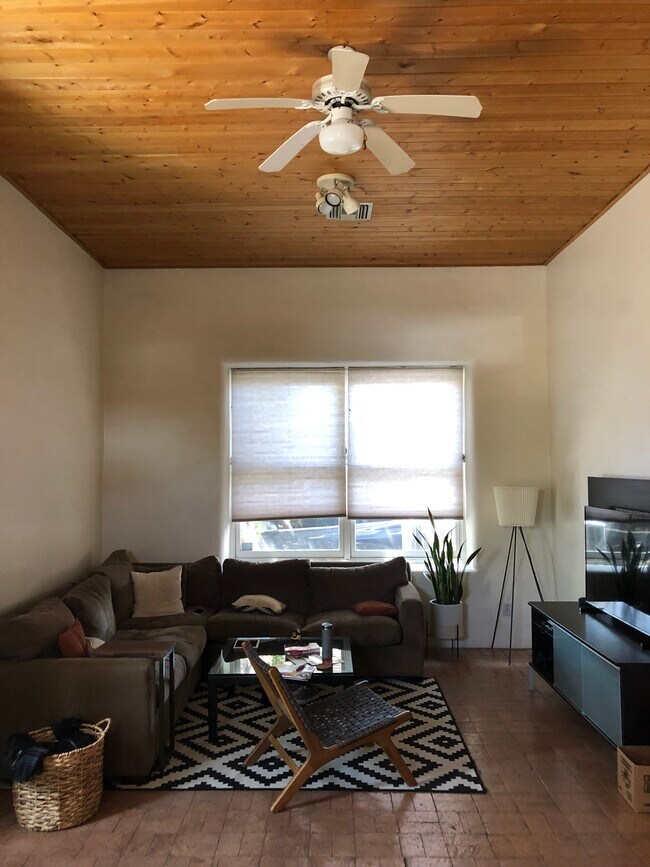Foto del edificio - 285 W 18th St