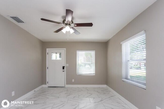Building Photo - 3911 W Walnut Street, TAMPA, FL 33607