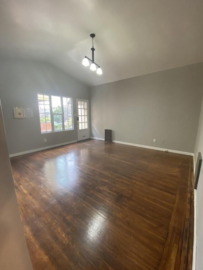 Building Photo - 1 bedroom in Berkeley CA 94709