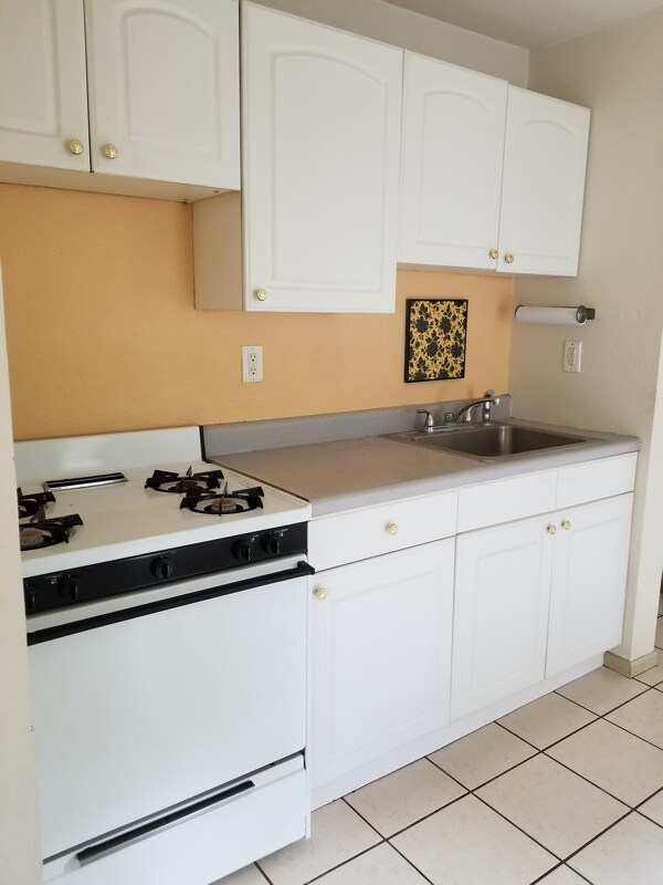742 7th Ave N, Saint Petersburg, FL 33701 Room for Rent in Saint