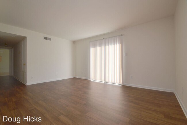 Building Photo - 2 br, 1.5 bath House - 805-V High Meadow Ln