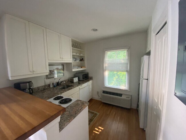 Building Photo - 6349 Chalfont Cir