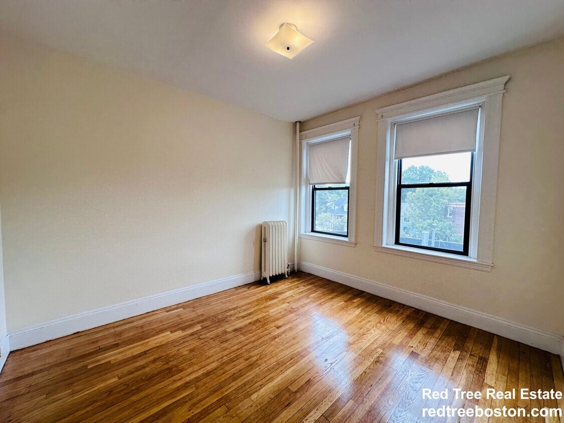 Foto principal - 1144 Commonwealth Ave