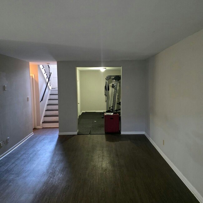 Building Photo - 3314 Northcrest Rd