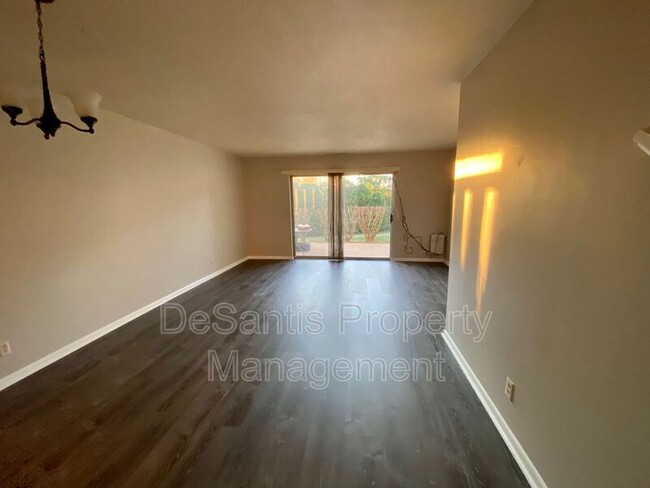 Building Photo - 203 College Park Dr
