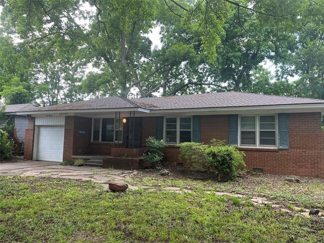 Building Photo - 511 Fleetwood Dr