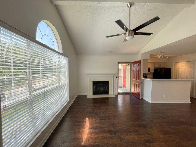 Building Photo - 218 Waters Edge Ln