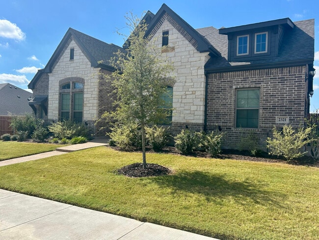 Building Photo - 2321 Paddington Way