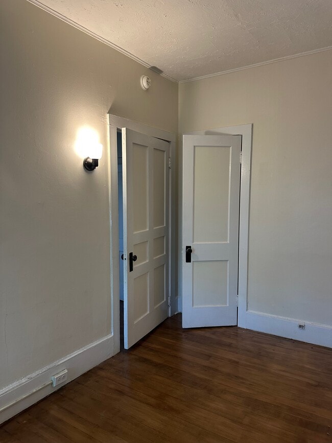 Building Photo - 188 W 2nd St