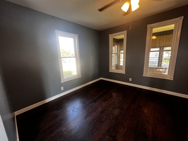 LIVING ROOM CONTINUED - 2704 Jackson Ave