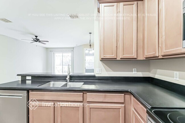 Foto del edificio - 5597 Rutherford Pl