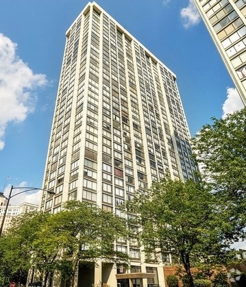 Building Photo - 5455 N Sheridan Rd