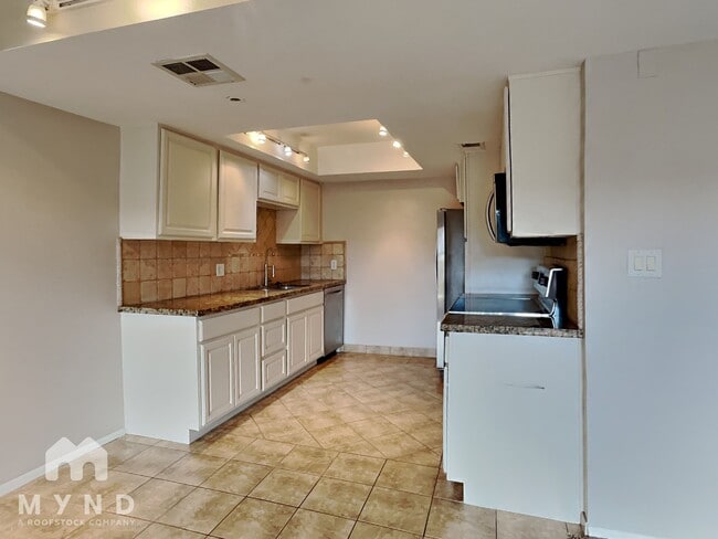 Foto del edificio - 7850 E Camelback Rd