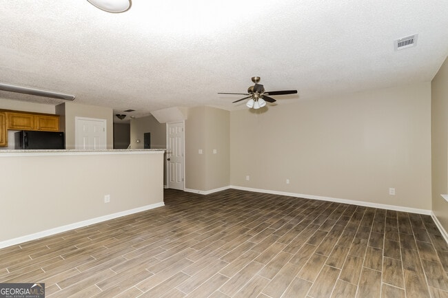 Building Photo - 5319 Creekview Way