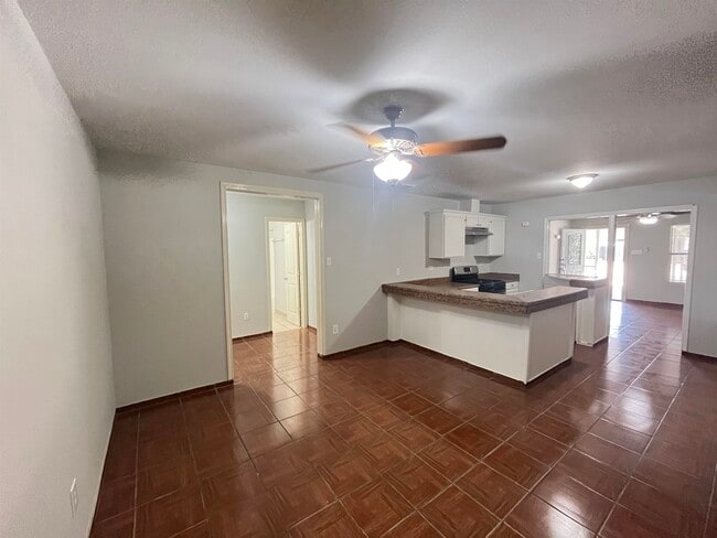 Building Photo - 11815 Mohawk Dr