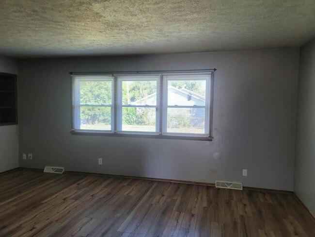 Building Photo - 2731 N Pershing Ct